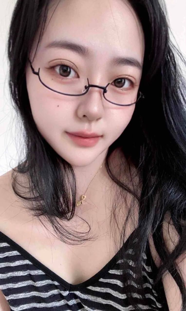 💋 反差御姐小严