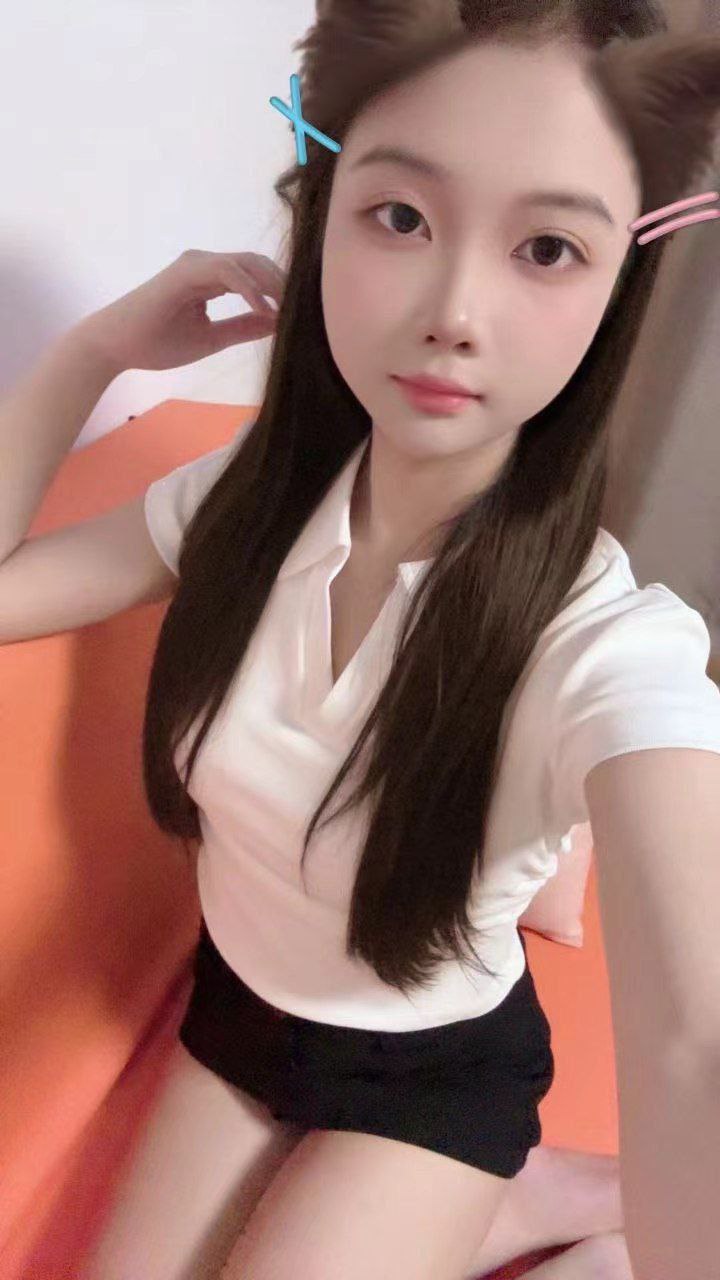 💋 黑丝蜜桃翘臀莉莉